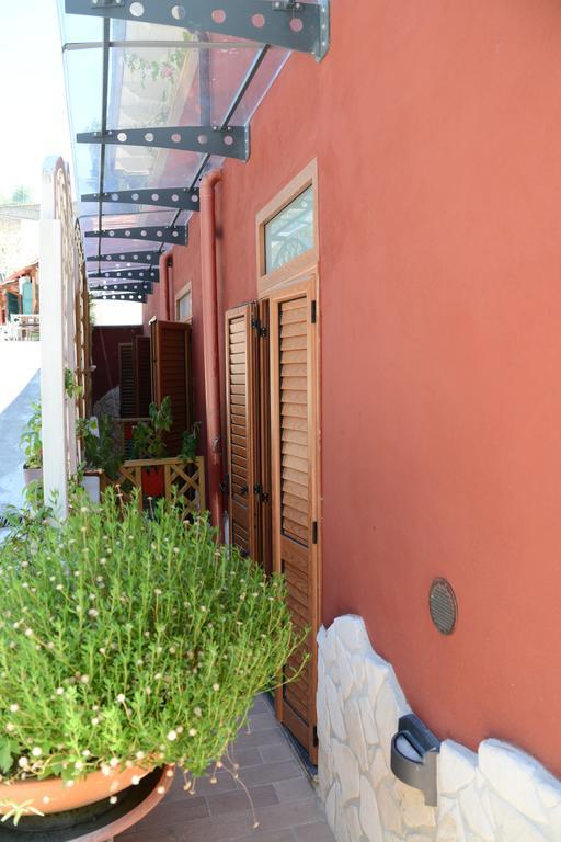 Giardino Eden B&B Наполи Екстериор снимка